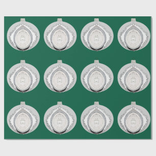 Weißer Schmuck zum Grünbuch Geschenkpapier