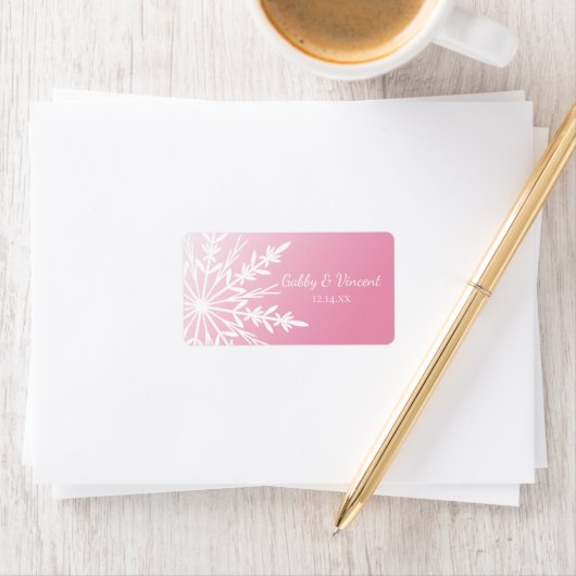 Weißer Schneeflocken auf Pink Winter Wedding Fvor  Adressaufkleber (Insitu)