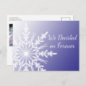 Weißer Schneeflocken im Lila Winter Ankündigungspostkarte (Vorne/Hinten)