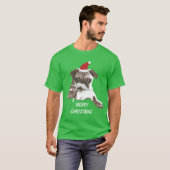 Weißer Schnurrbart-Sankt-Mops-frohe Weihnachten T-Shirt (Vorne ganz)