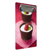 Weißer Schokoladencremenachtisch Mini Klemmbrett (Schrägansicht)