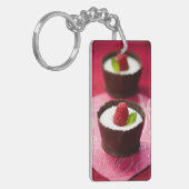 Weißer Schokoladencremenachtisch Schlüsselanhänger (Vorderseite links)