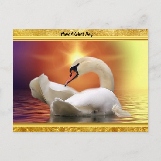 Weißer Schwan in einem See mit orangefarbenem gold Postkarte (Vorderseite)