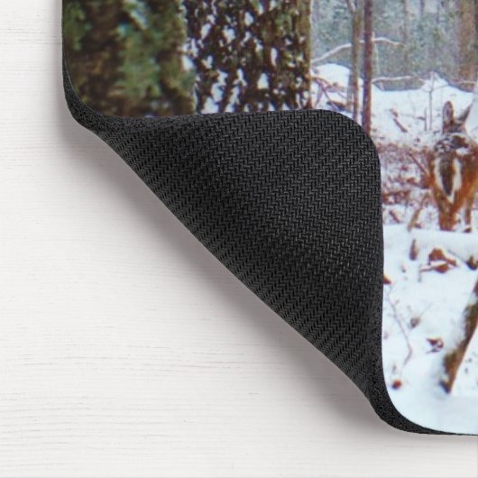 Weißer Schwanz im Schnee Mousepad (Ecke)