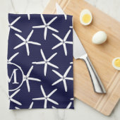 Weißer Seestern auf marinebasischem Hintergrund Geschirrtuch (Viertel Falte)