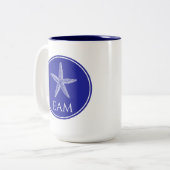 Weißer Starfish an der Küste auf Navy Blue Monogra Zweifarbige Tasse (Vorderseite Links)