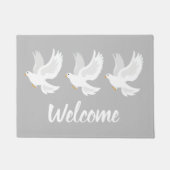 Weißer Taubenvogel auf grau Fußmatte (Vorderseite)