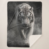Weißer Tiger, der durch Rauch geht Sherpadecke (Vorderseite)
