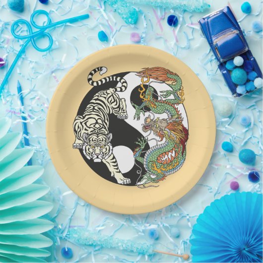 Weißer Tiger gegen grüner Drache im Yin Yang pa Pappteller (Party)