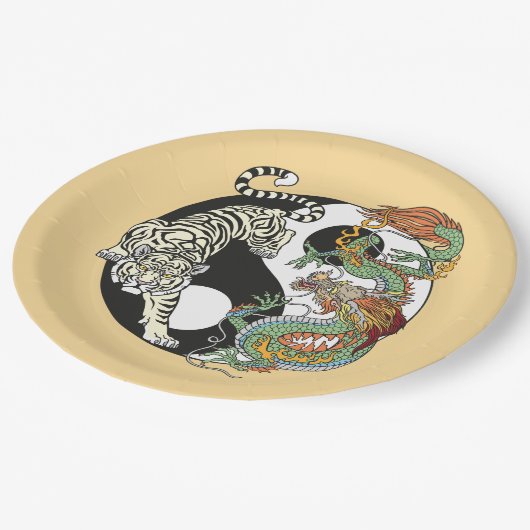 Weißer Tiger gegen grüner Drache im Yin Yang pa Pappteller (Schrägansicht)