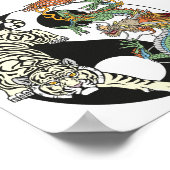 Weißer Tiger gegen grüner Drache im Yin Yang po Poster (Ecke)