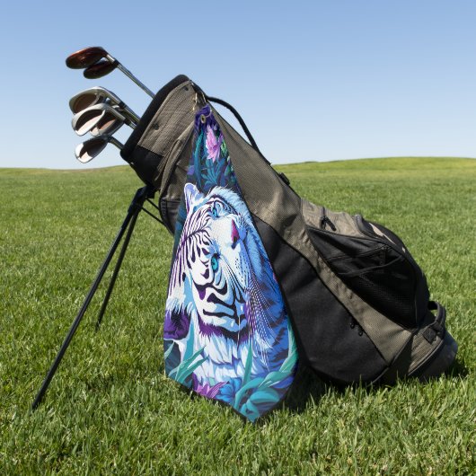 Weißer Tiger in violetten Blumen Reflexion Golfhandtuch (Gras)