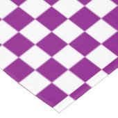 Weißer und lila karierter Karo aus Baumwolle Tischdecke (Schrägansicht)