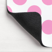 Weißer und rosa Polka-Dot Mousepad (Ecke)