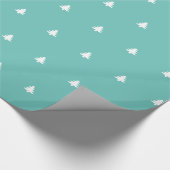 Weißer Weihnachtsbaum Ikonisches Muster Aquamarin Geschenkpapier (Ecke)