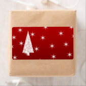 Weißer Weihnachtsbaum mit Sternen auf Rot. (Insitu)