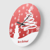 Weißer Weihnachtsbaum und Schneemann Große Wanduhr (Winkel)