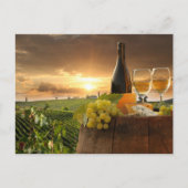 Weißer Wein mit Barrel auf Weinberg im Chianti Postkarte (Vorderseite)