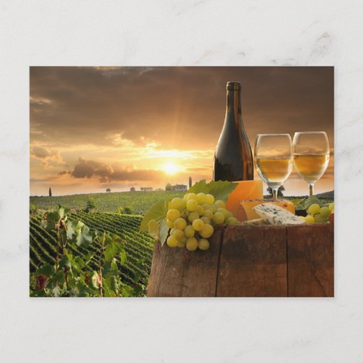 Weißer Wein mit Barrel auf Weinberg im Chianti Postkarte (Vorderseite)