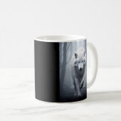 Weißer Wolf im Foggy Forest Kaffeetasse (VorderseiteRechts)