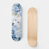 Weißer Wolf Pastellblaue Wasserfarben Florals Skateboard (Vorderseite)