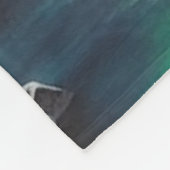 Weißer Wolf unter der Nordlichtblanket Fleecedecke (Ecke)