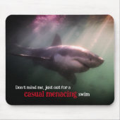 Weißer Zeigerhai unter Wasser Mousepad (Vorne)