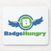 Weißes BadgeHungry Mousepad (Vorne)