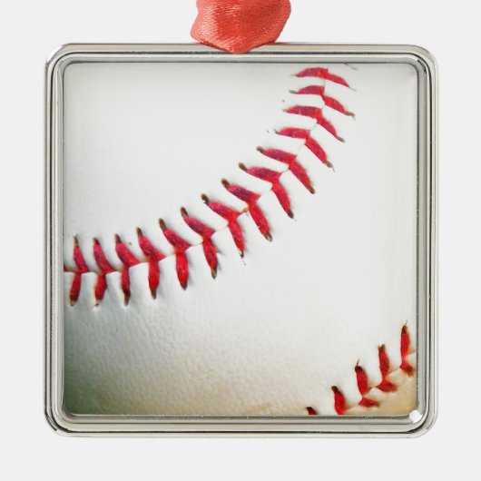Weißes Baseball mit rotem Stich Ornament Aus Metall (Vorne)
