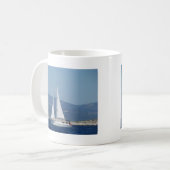 Weißes Beneteau Sloop Kaffeetasse (Vorderseite Links)