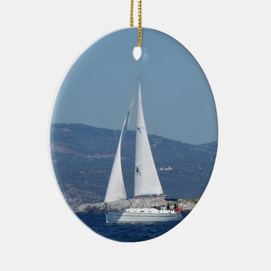 Weißes Beneteau Sloop Keramik Ornament (Rechts)