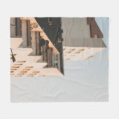 WEIßES BETONGEBÄUDE FLEECEDECKE (Vorderseite (Horizontal))