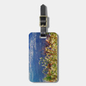 Weißes, blaues Wasser in den Wildblumen Gepäckanhänger (Vorderseite vertikal)