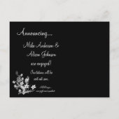 Weißes Blumendesign auf schwarzen Postkarten (Rückseite)