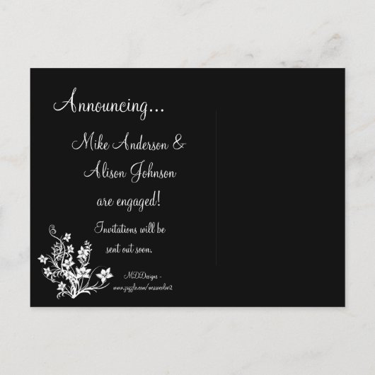 Weißes Blumendesign auf schwarzen Postkarten (Rückseite)