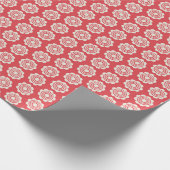 Weißes Blumenmuster auf rotem Hintergrund Geschenkpapier (Ecke)