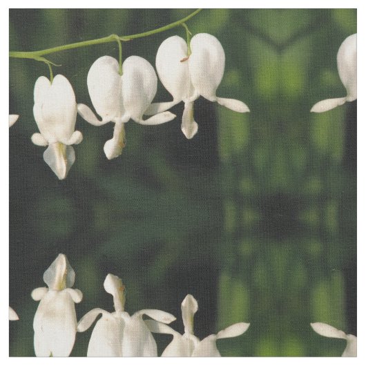 Weißes blutendes Herz Stoff (Nahaufnahme)