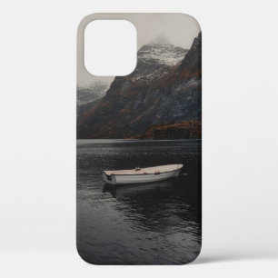 WEIßES BOOT AUF EINEM GEWÄSSER IN DER NÄHE VON BER Case-Mate iPhone HÜLLE