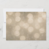 Weißes Cream Glow Elegant Bokeh Lights Verlobung Einladung (Rückseite)