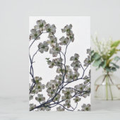 Weißes Dogwood Briefpapier (Stehend Vorderseite)