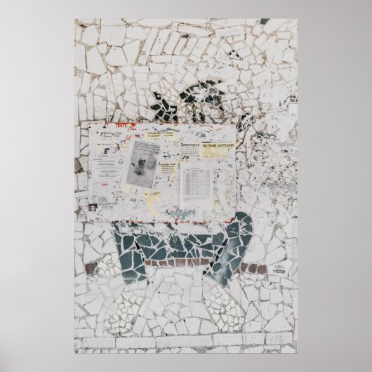 Weißes Druckerpapier auf weißem und grauem Beton Poster (Vorne)