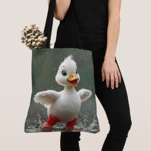 Weißes Duckling in einer Regenpuppe Tasche