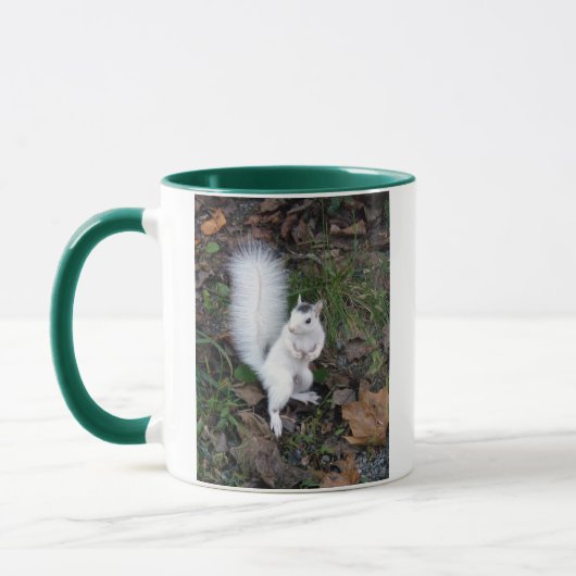 Weißes Eichhörnchen Tasse (Links)