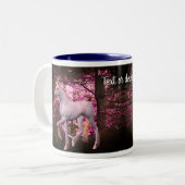 Weißes Einhorn in Waldfantasy Personalisiert Zweifarbige Tasse (Vorderseite Links)