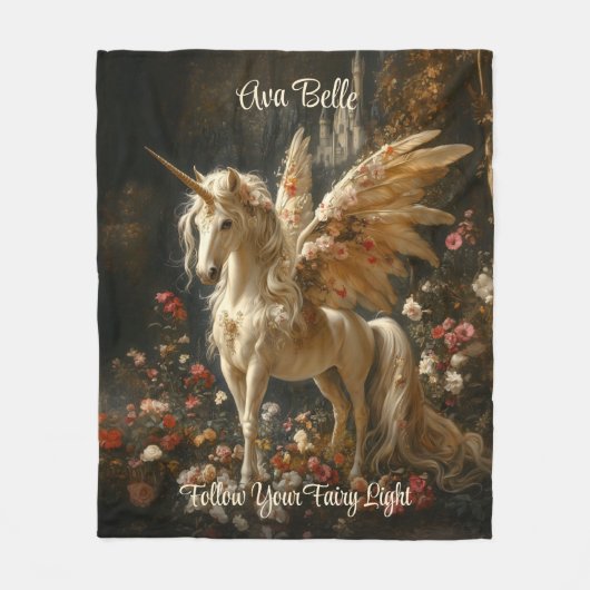 Weißes Einhorn mit Flügeln in einem Blumenwald Fleecedecke (Vorderseite)