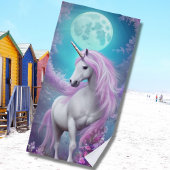 Weißes Einhorn mit violetten Blumen und Mond Strandtuch