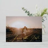 Weißes elegantes Foto QR Code Save the Date Gold Folieneinladung (Stehend vorne)