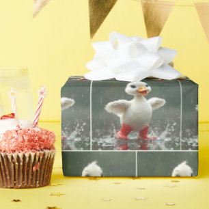 Weißes Entlein plantscht in einer Pfütze Geschenkpapier