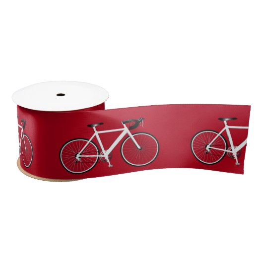 Weißes Fahrrad auf Red Satin Ribbon Satinband (Spule)