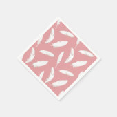 Weißes Federprint auf Muschel pink Serviette (Ecke)